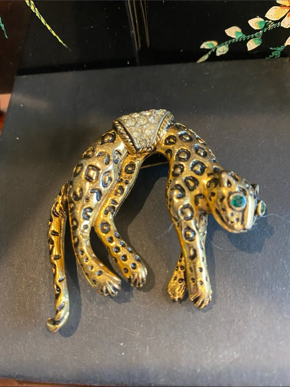 FlorenzA Gold-Tone Leopard Brooch with Green Stone Eyes. Articulated Tail.